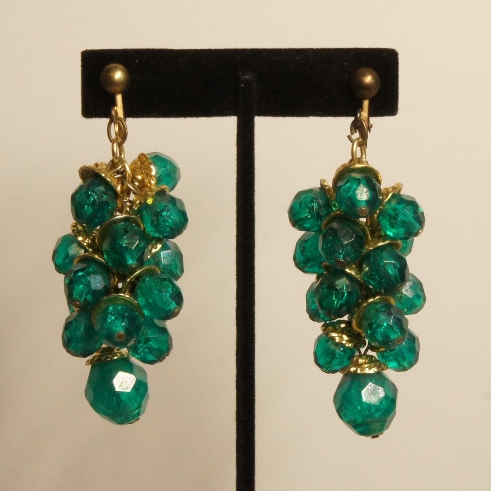 Vintage Green Beaded‎ Grape Cluster Dangle Earrings Gold Tone Statement